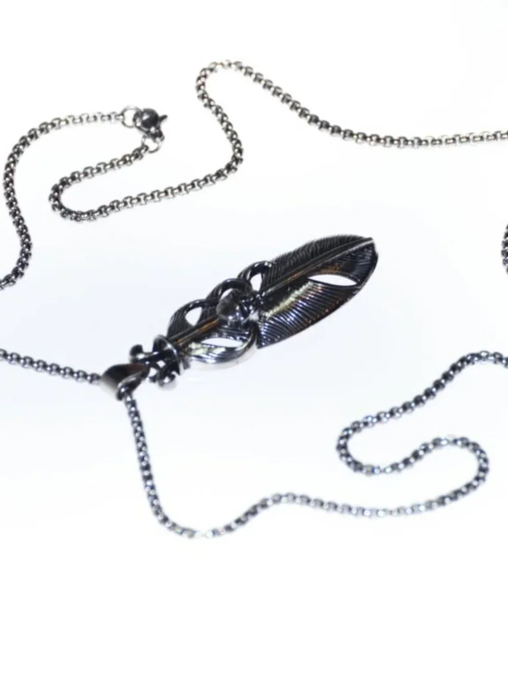 Men's Edge Quill & Skull Necklace – Men's Gothic Silver Pendant